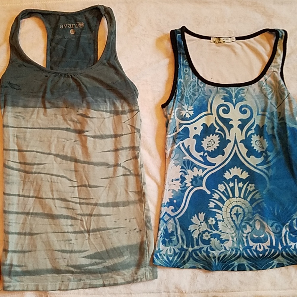 2 Avani yoga tops xs